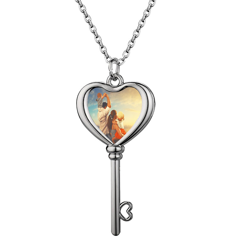 Personalzied Engraved Name Birth Flower Locket Necklace For Women 925 Sterling Silver/Brass Round Customized Photo Necklace With Picture Inside Memoria Jewelry Birthday Gifts For Mom Grandma