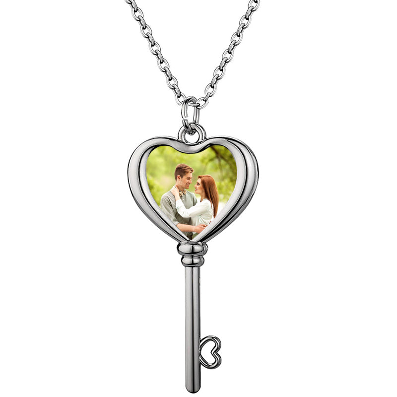 Personalized Couple Initial Engraved Necklace for Women, Custom Dainty Letter Date Anniversary Necklace for Couple, Customized Jewelry Pendant Necklace Christmas Gifts.