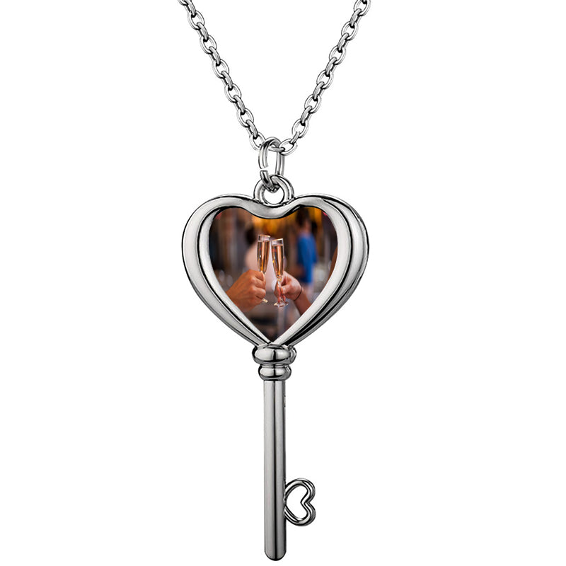 Beautiful Custom Garland Initial Engraved Necklace,Personalized Jewelry,Dainty Pendant Necklace,Disc Necklace,Bridesmaid Gift,Gift for Her